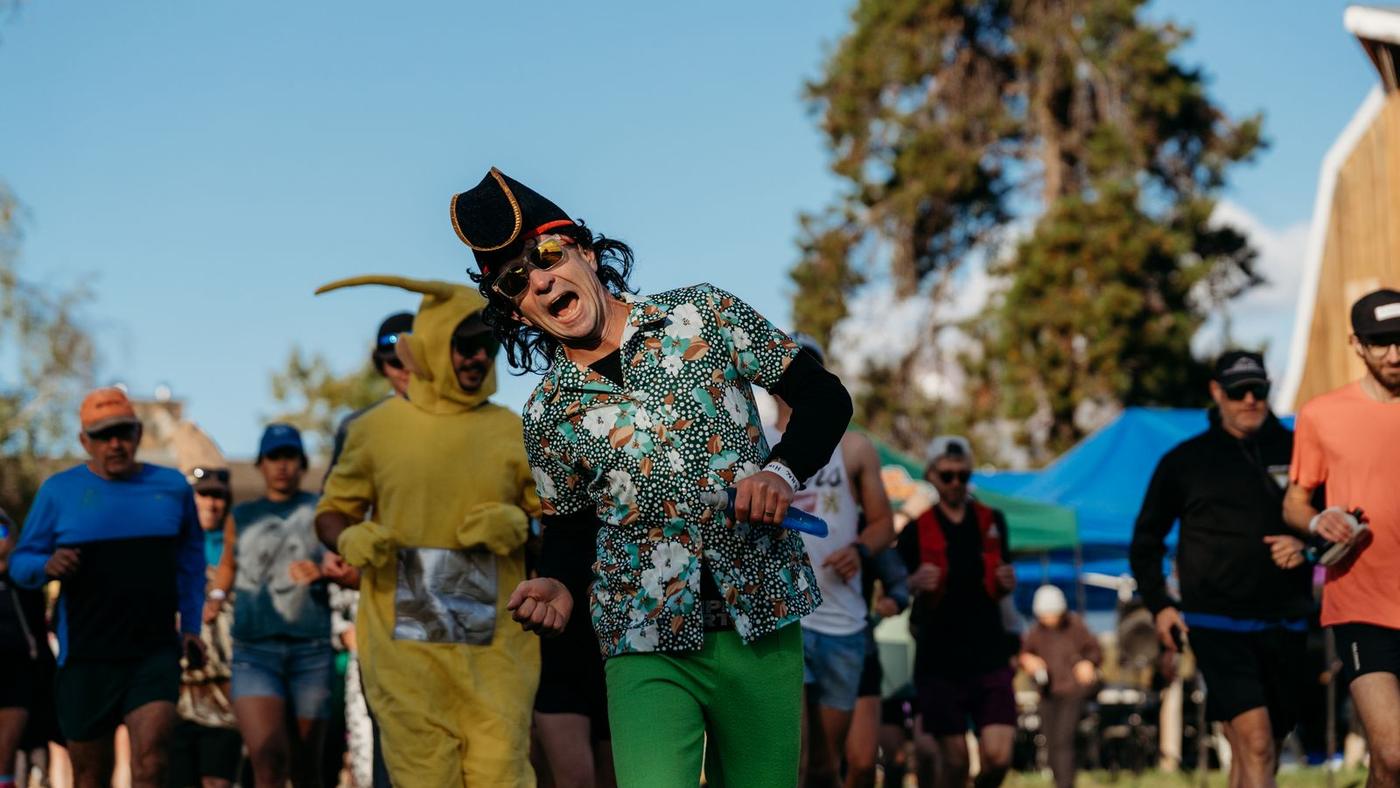 Costumed runners at the start