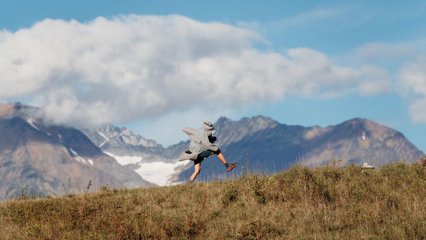 Runners on the ridge