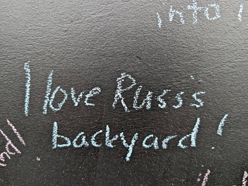 I love Russ's backyard!